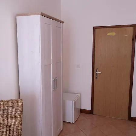 Romansa Konukevi Zadar