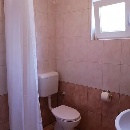 Romansa بيت ضيافة زادار