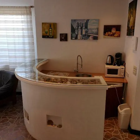 Romansa Konukevi Zadar