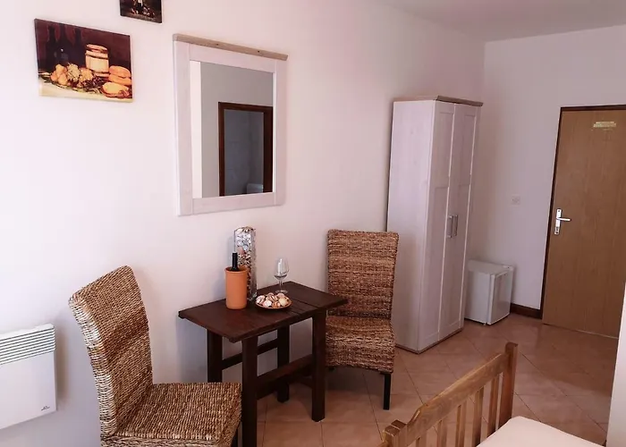 Romansa בית הארחה