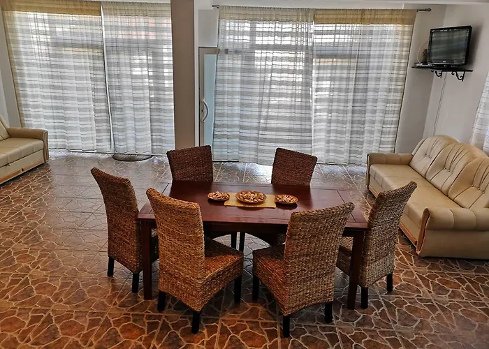 Romansa בית הארחה זאדאר