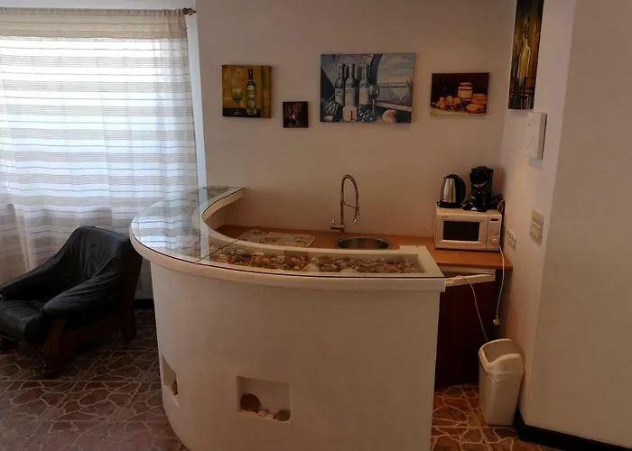 Romansa בית הארחה זאדאר